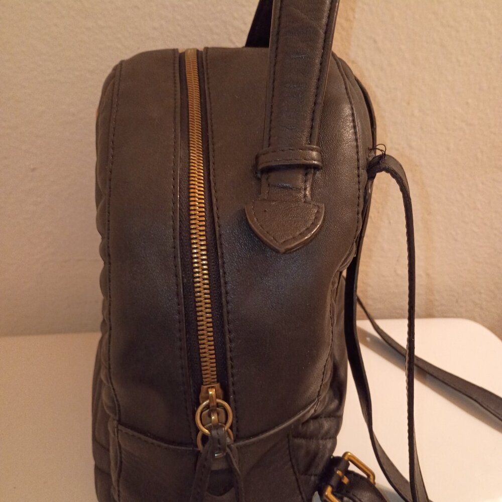 Authentic Gucci GG Marmont Quilted Black Leather Backpack - Picture 2 of 7
